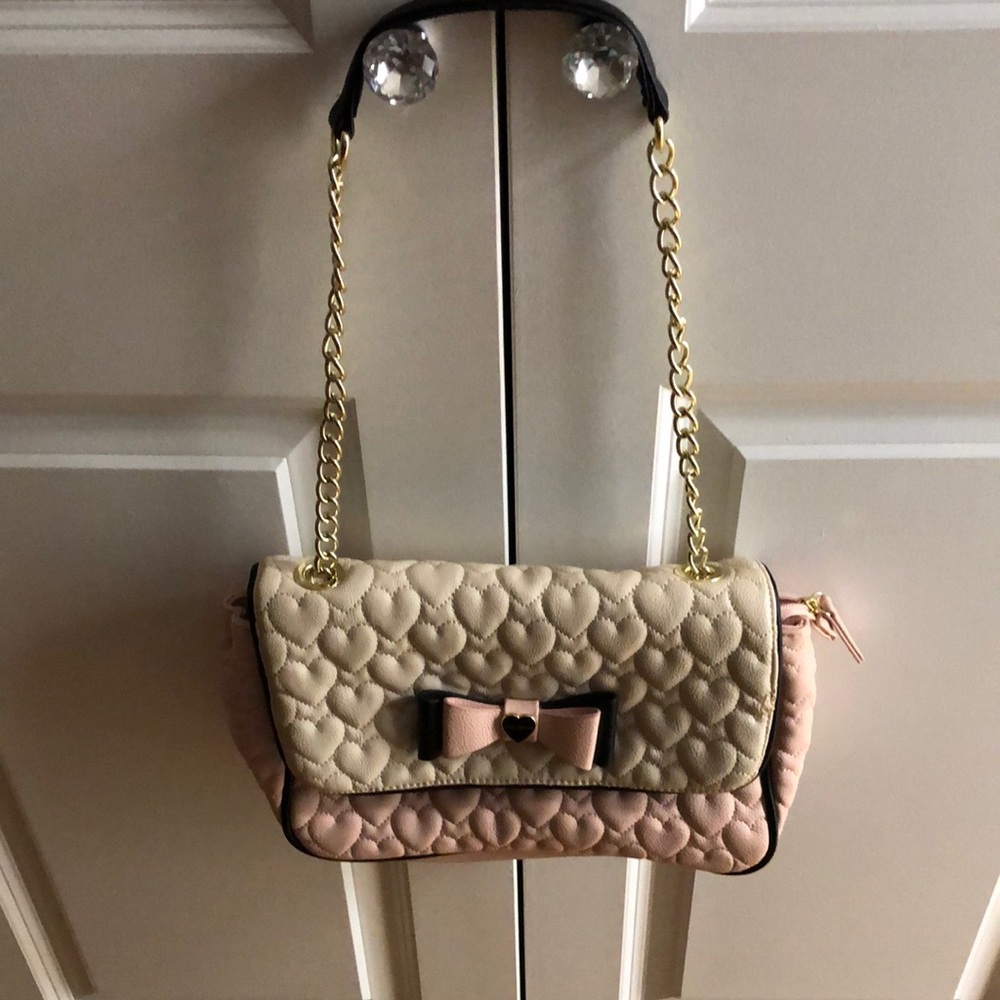 Cream and Pink Quilted Shoulder Bag with Gold Chain